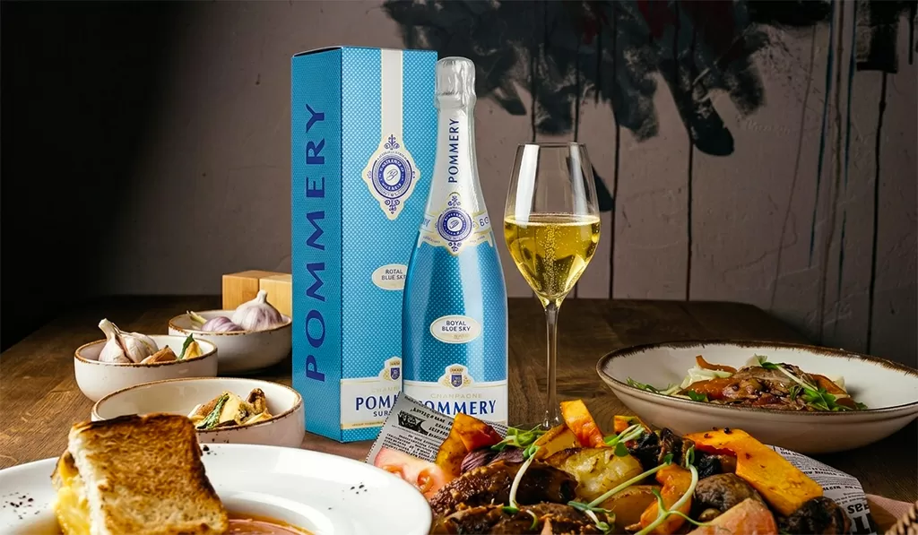 Champagne Pommery Royal Blue Sky Gift Box
