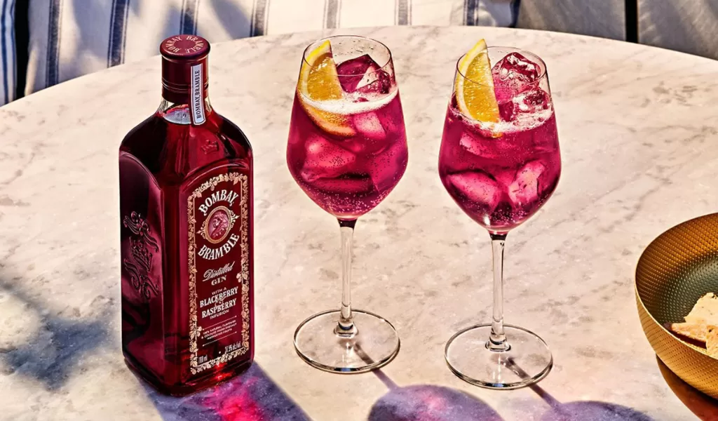 Hướng Dẫn Chi Tiết Các Bước Pha Chế Bombay Sapphire Cùng Tonic