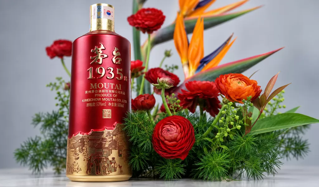 Thiết Kế Set Rượu Trung Quốc Và Hoa Tại Rượu Tường Vy