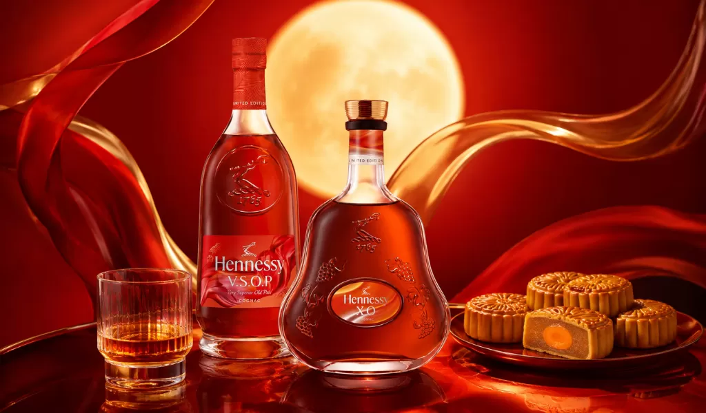 Trải Nghiệm Thưởng Thức Bánh Trung Thu Cùng Hennessy